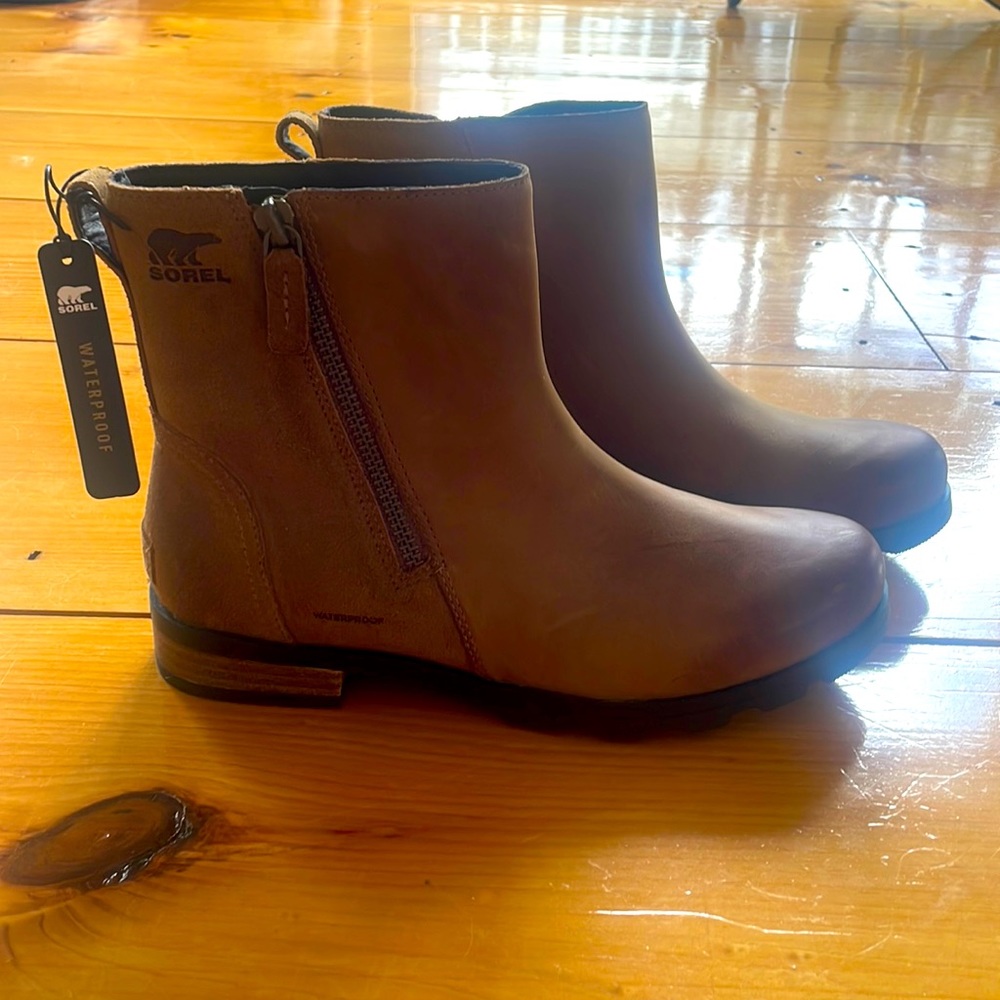 SOREL Women's Size 10 Emelie Zip Bootie Camel Brown Waterproof NEW